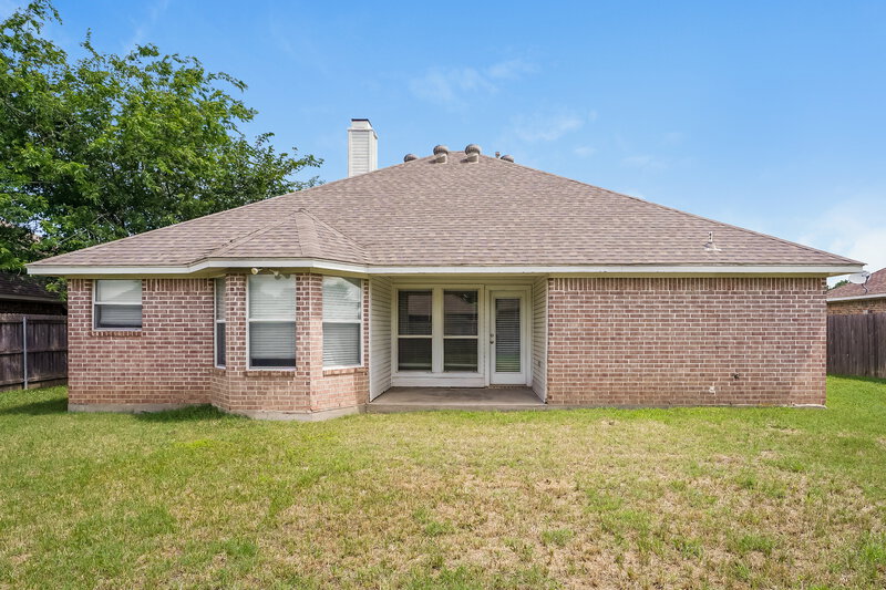 2,060/Mo, 211 Dove Meadows Krum, TX 76249 Rear View