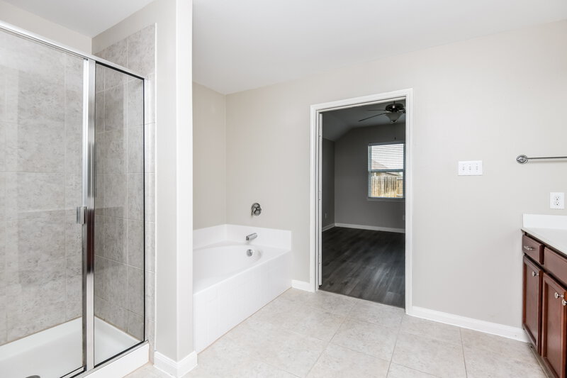 2,145/Mo, 4208 Pont Du Gard Way Crowley, TX 76036 Main Bathroom View