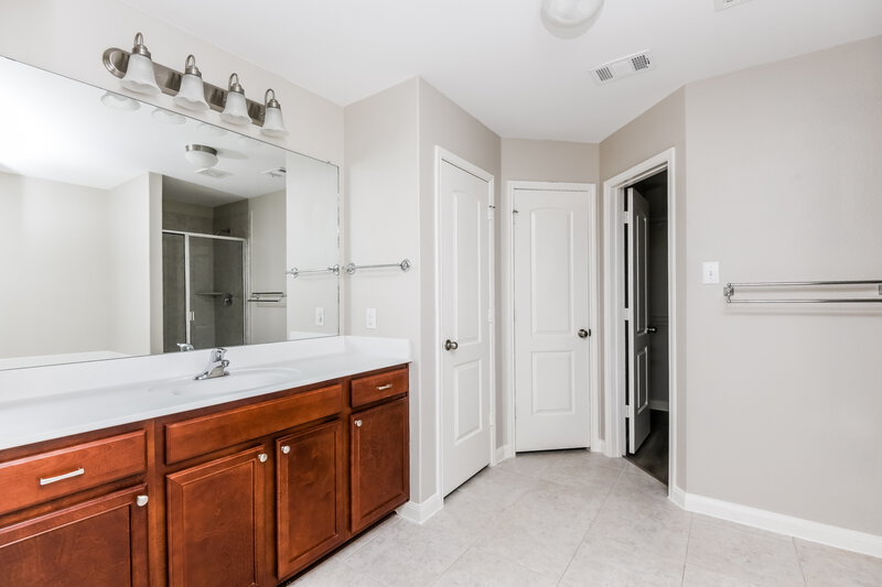 2,145/Mo, 4208 Pont Du Gard Way Crowley, TX 76036 Main Bathroom View 2