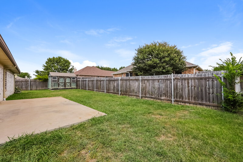 1,955/Mo, 1210 E 6th Street Krum, TX 76249 Rear View