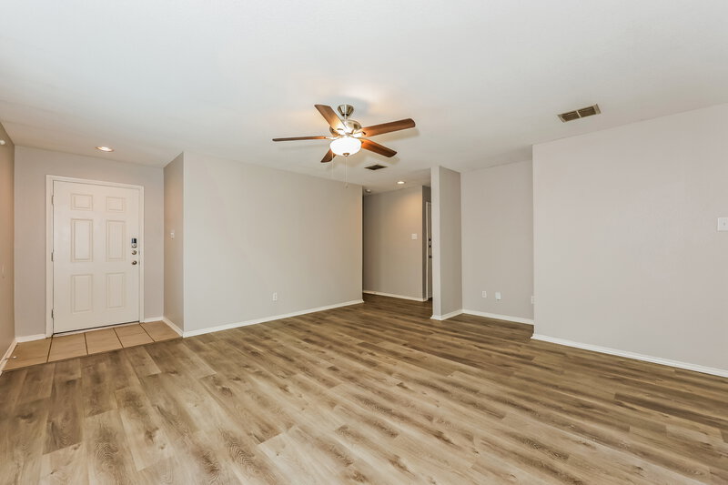 1,790/Mo, 1104 Cottonwood Dr Crowley, TX 76036 Living Room View 2