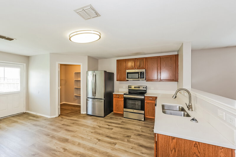 1,790/Mo, 1104 Cottonwood Dr Crowley, TX 76036 Kitchen View 3
