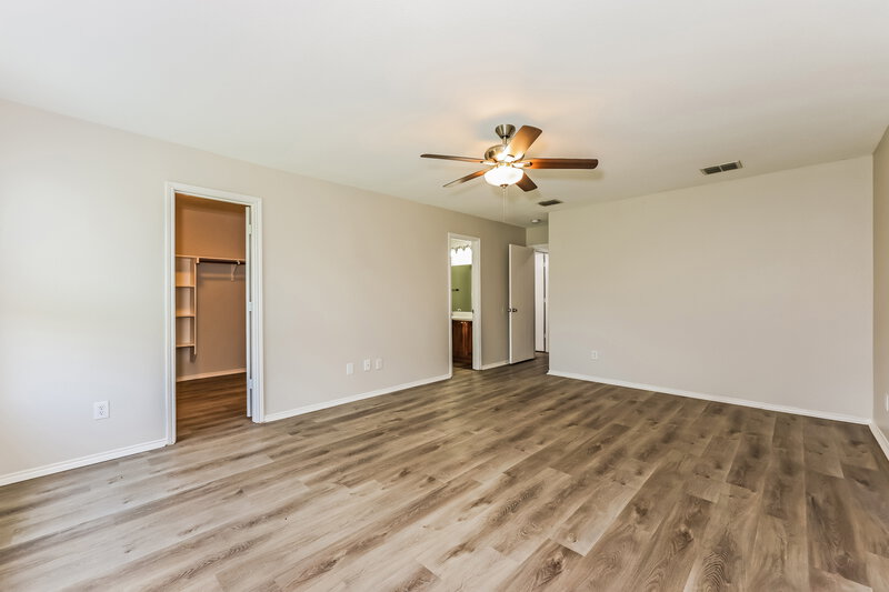 1,790/Mo, 1104 Cottonwood Dr Crowley, TX 76036 Main Bedroom View 2