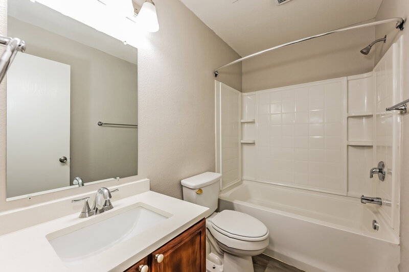 1,790/Mo, 1104 Cottonwood Dr Crowley, TX 76036 Bathroom View