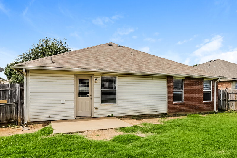 1,790/Mo, 1104 Cottonwood Dr Crowley, TX 76036 Rear View 2