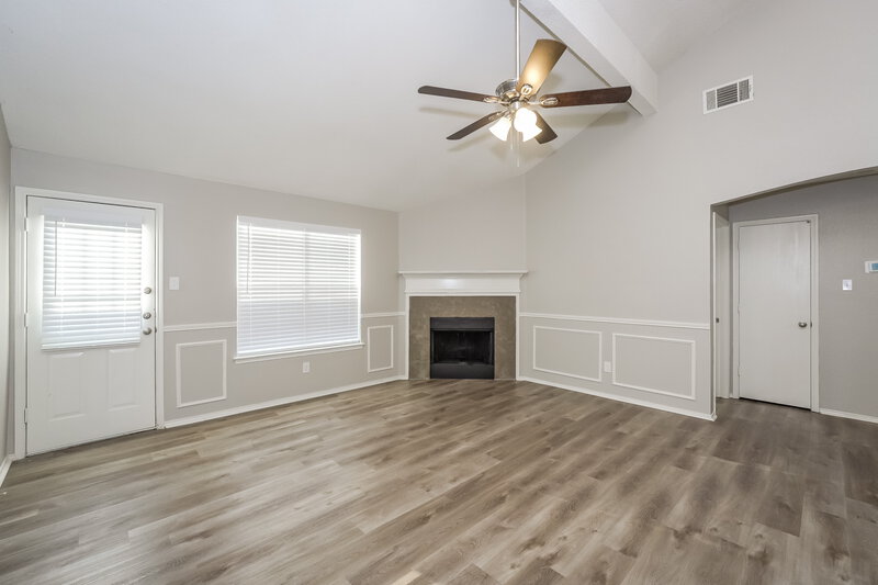 2,370/Mo, 10229 Winkler Dr Fort Worth, TX 76108 Living Room View 2