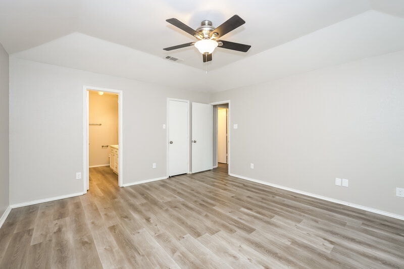 2,370/Mo, 10229 Winkler Dr Fort Worth, TX 76108 Main Bedroom View 2