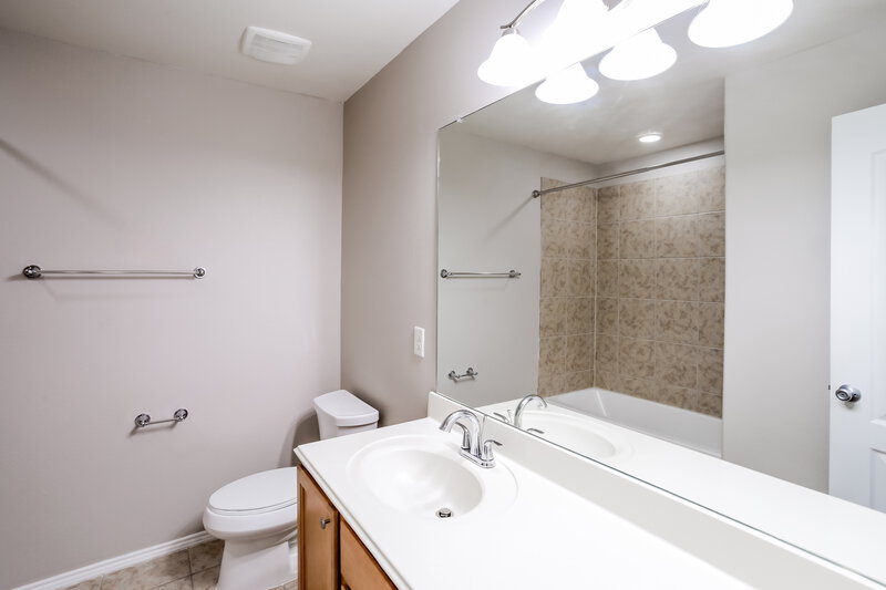 2,115/Mo, 5432 Shady Springs Trl Fort Worth, TX 76179 Bathroom View