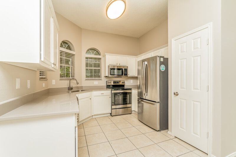 1,995/Mo, 1530 Montreal Lane Glenn Heights, TX 75154 Kitchen View 2