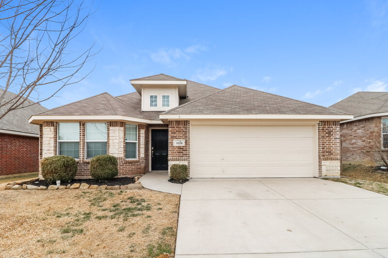 2,105/Mo, 11228 Whispering Brook Ln Fort Worth, TX 76140 External View
