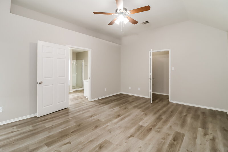2,105/Mo, 11228 Whispering Brook Ln Fort Worth, TX 76140 Main Bedroom View