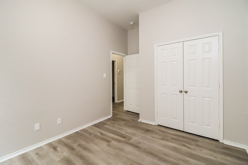 2,105/Mo, 11228 Whispering Brook Ln Fort Worth, TX 76140 Bedroom View