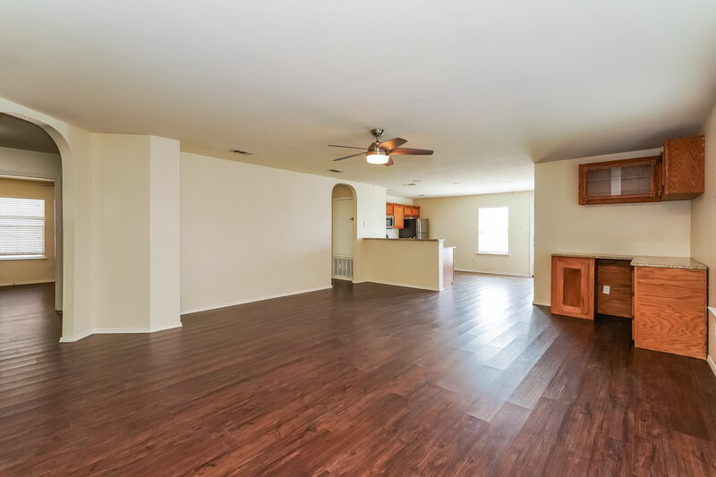 2,110/Mo, 6708 Friendsway Dr Fort Worth, TX 76137 Living Room View 2
