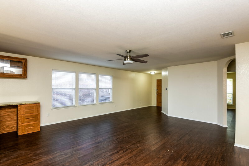 2,205/Mo, 6708 Friendsway Dr Fort Worth, TX 76137 Living Room View 4