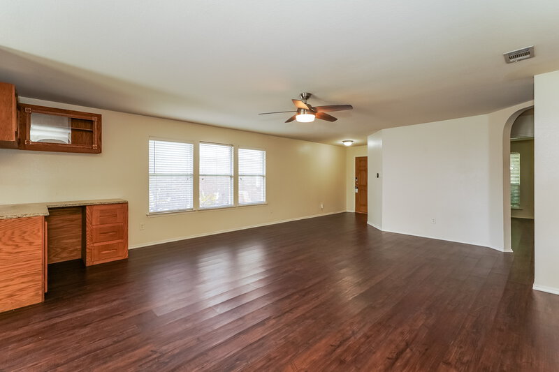 2,110/Mo, 6708 Friendsway Dr Fort Worth, TX 76137 Living Room View 4