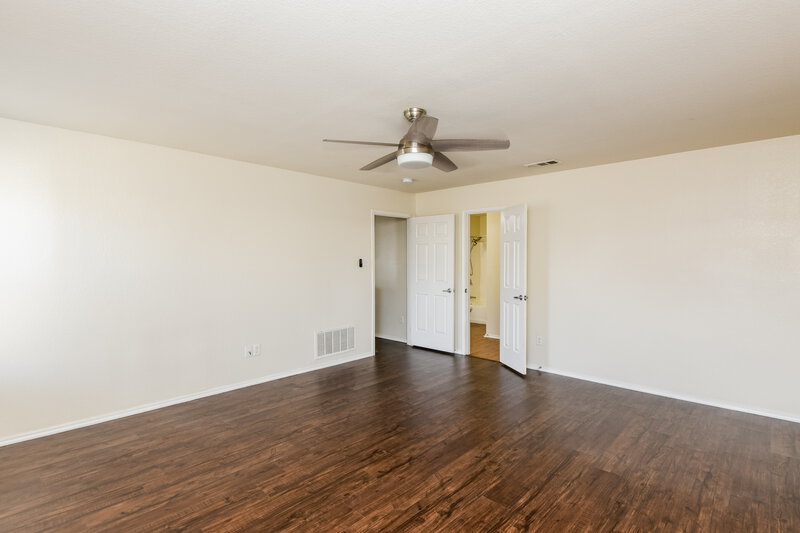 2,205/Mo, 6708 Friendsway Dr Fort Worth, TX 76137 Main Bedroom View