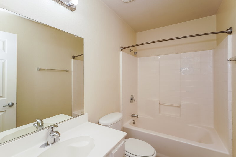 2,110/Mo, 6708 Friendsway Dr Fort Worth, TX 76137 Bathroom View