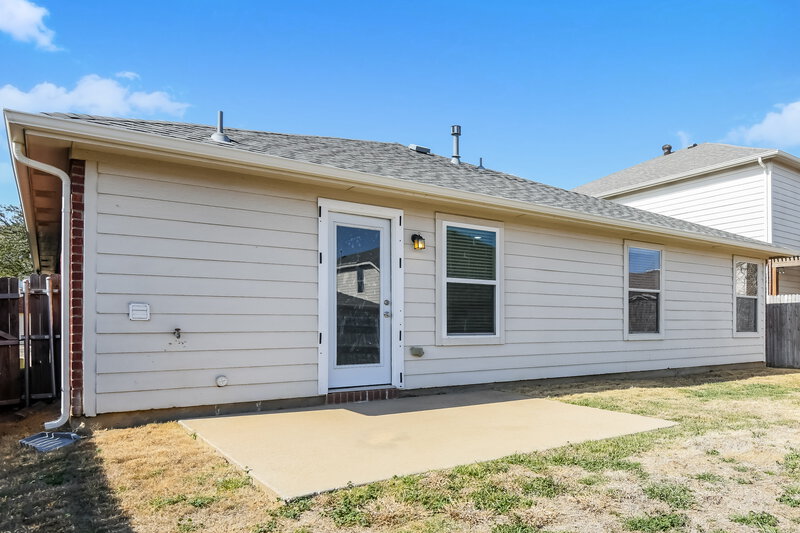 2,205/Mo, 6708 Friendsway Dr Fort Worth, TX 76137 Rear View