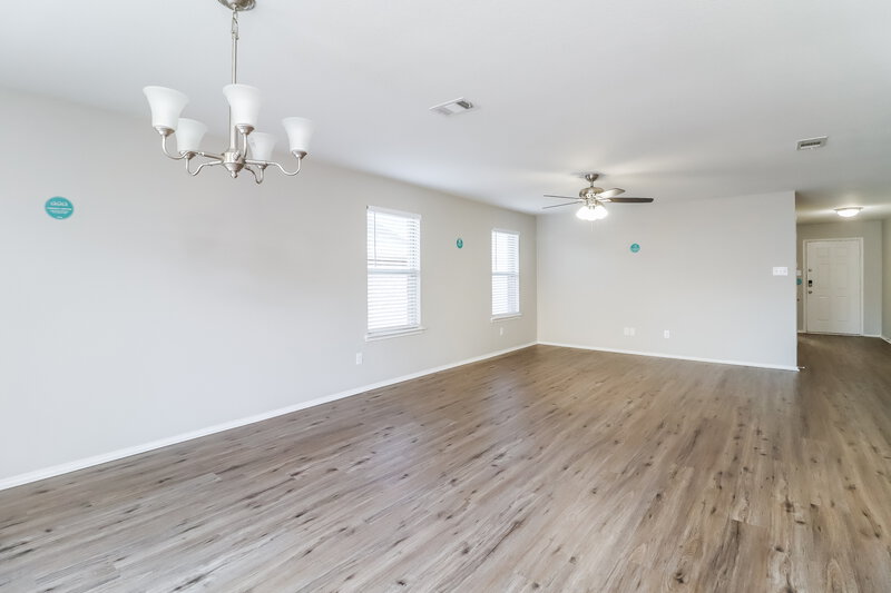 2,205/Mo, 904 Bee Creek Ln Fort Worth, TX 76120 Dining Room View