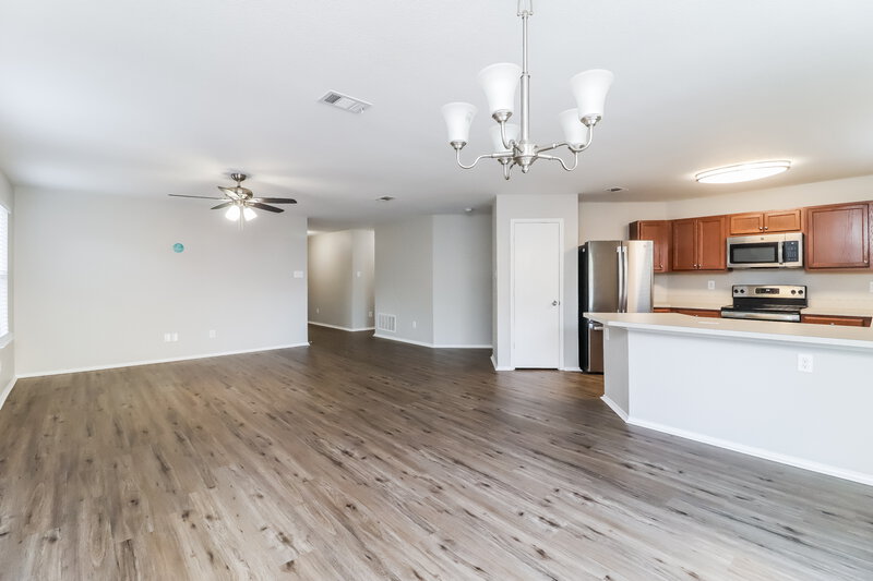 2,205/Mo, 904 Bee Creek Ln Fort Worth, TX 76120 Dining Room View 2
