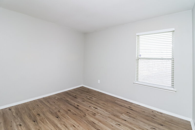 2,205/Mo, 904 Bee Creek Ln Fort Worth, TX 76120 Bedroom View 2