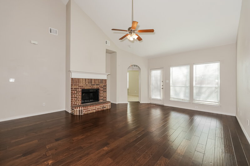 2,630/Mo, 4309 Twinleaf Dr Fort Worth, TX 76036 Living Room View 2