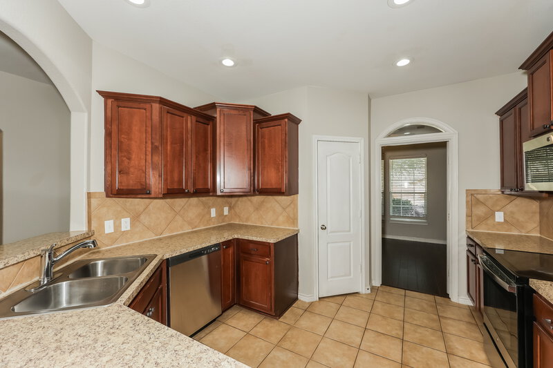 2,630/Mo, 4309 Twinleaf Dr Fort Worth, TX 76036 Kitchen View 2