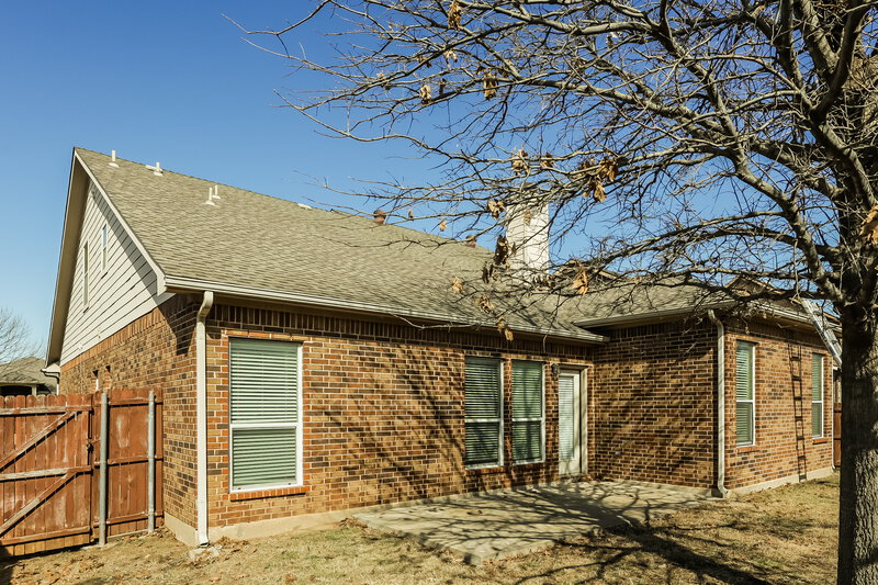 2,630/Mo, 4309 Twinleaf Dr Fort Worth, TX 76036 Rear View