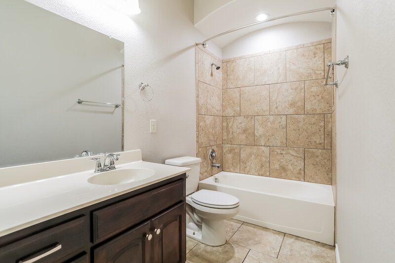 2,860/Mo, 2309 Freeland Ridge Dr Fort Worth, TX 76177 Bathroom View