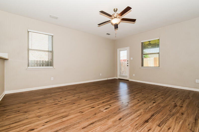 1,710/Mo, 204 Aaron St Anna, TX 75409 Living Room View 2