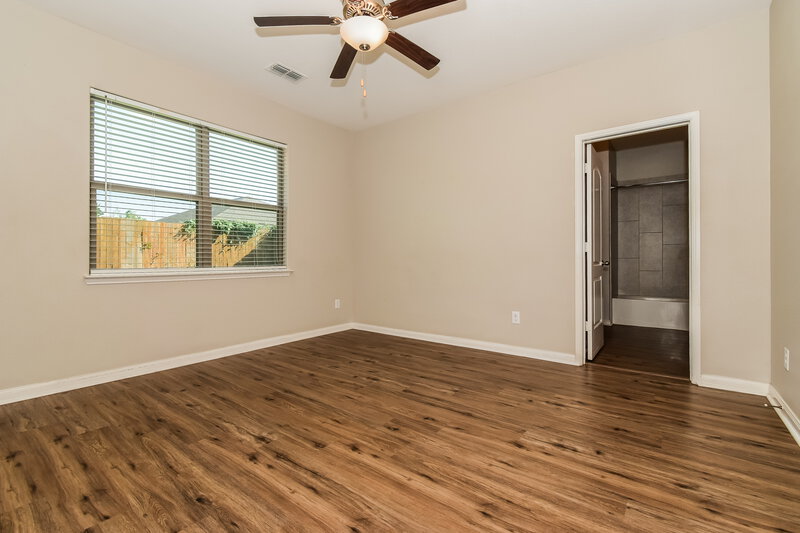 1,710/Mo, 204 Aaron St Anna, TX 75409 Main Bedroom View 2