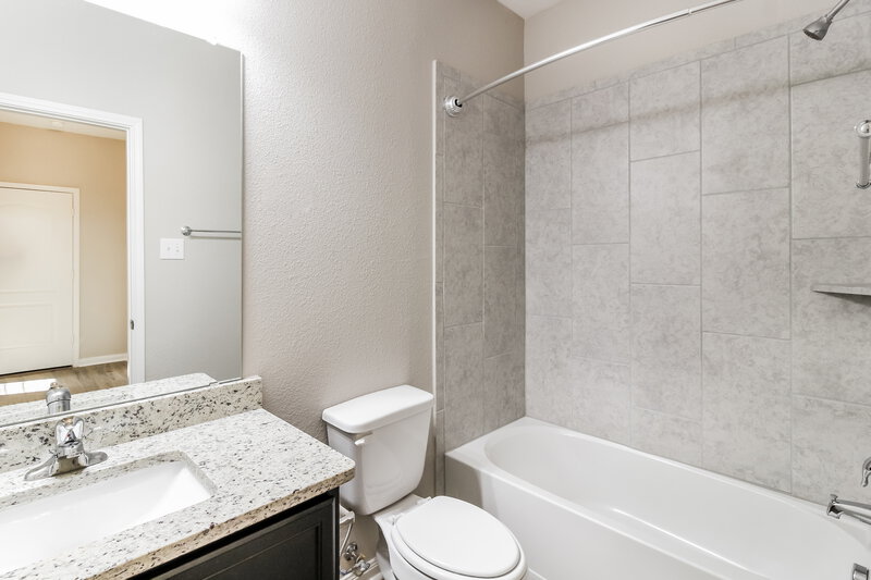 2,080/Mo, 204 Aaron St Anna, TX 75409 Bathroom View