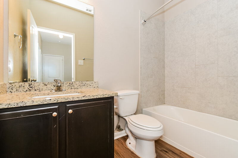 1,710/Mo, 204 Aaron St Anna, TX 75409 Bathroom View