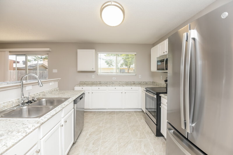 1,980/Mo, 205 Allenwood Dr Fort Worth, TX 76134 Kitchen View 2