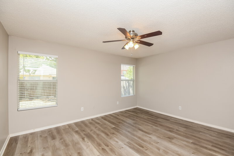 1,980/Mo, 205 Allenwood Dr Fort Worth, TX 76134 Main Bedroom View