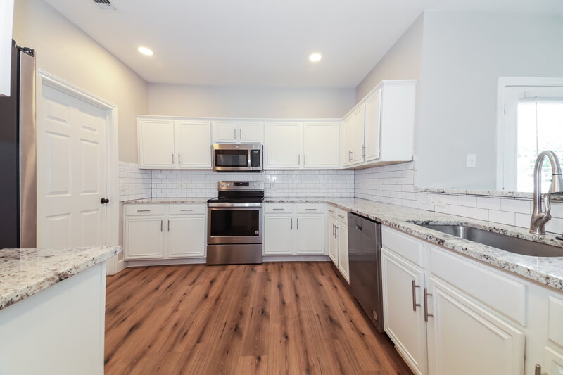 0/Mo, 10237 Nantucket Dr Providence Village, TX 76227 Kitchen View