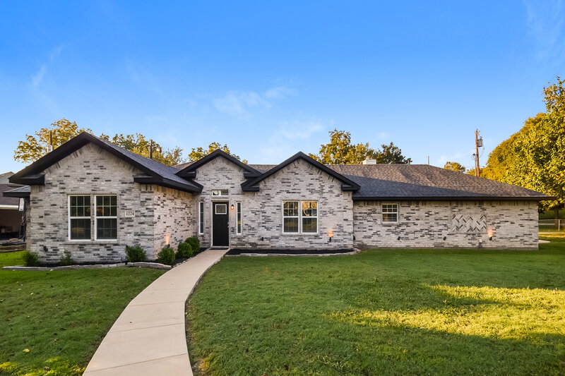 3,590/Mo, 1224 Poplar Ln Lancaster, TX 75146 External View