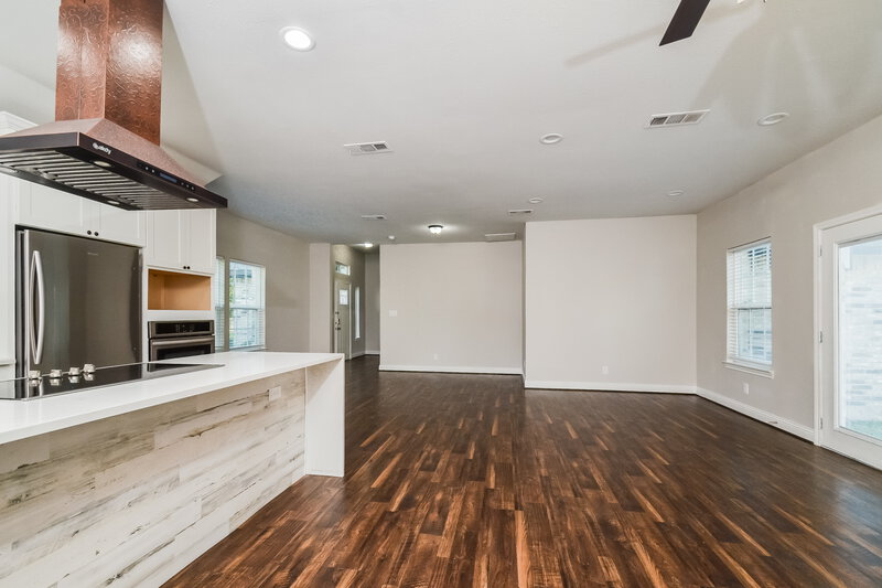 3,590/Mo, 1224 Poplar Ln Lancaster, TX 75146 Living Room View 2
