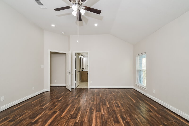 3,590/Mo, 1224 Poplar Ln Lancaster, TX 75146 Main Bedroom View 2
