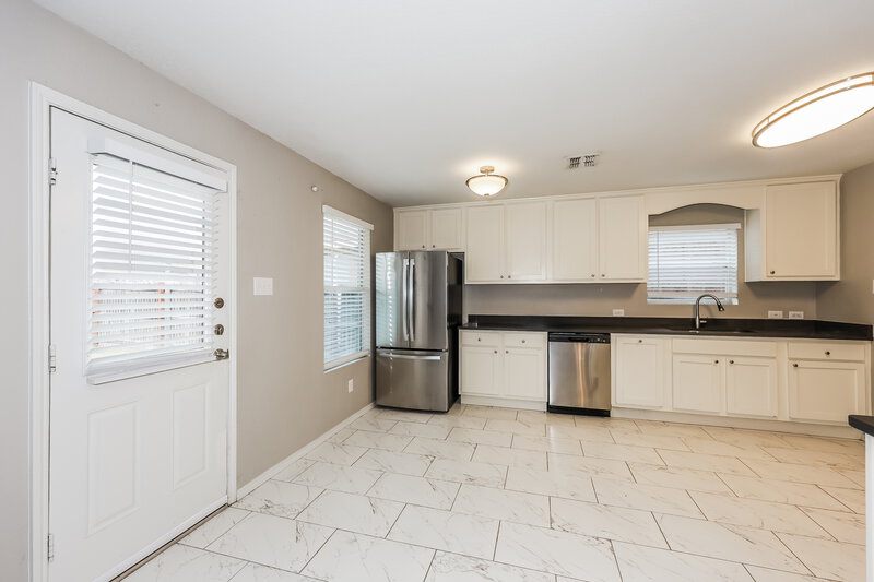 1,990/Mo, 6945 Meadow Way Ln Fort Worth, TX 76179 Dining Room View