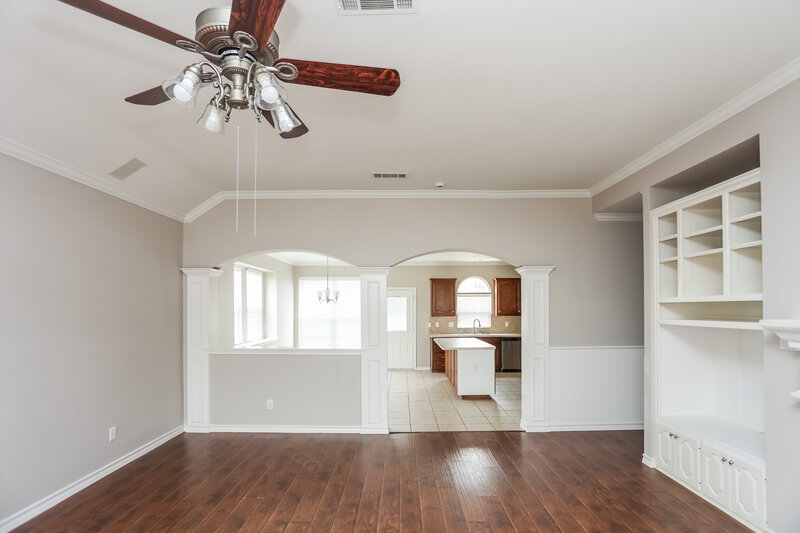 2,285/Mo, 4520 Chesapeake Bay Dr Fort Worth, TX 76123 Living Room View
