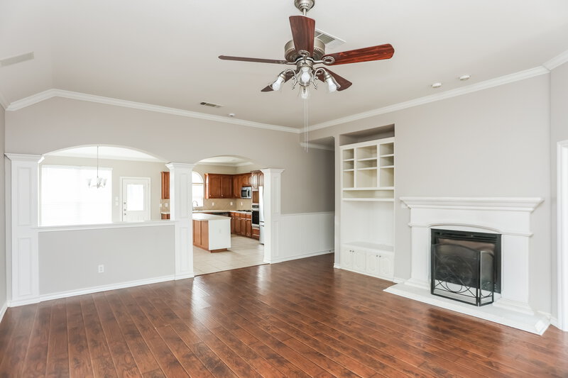 2,285/Mo, 4520 Chesapeake Bay Dr Fort Worth, TX 76123 Living Room View 3