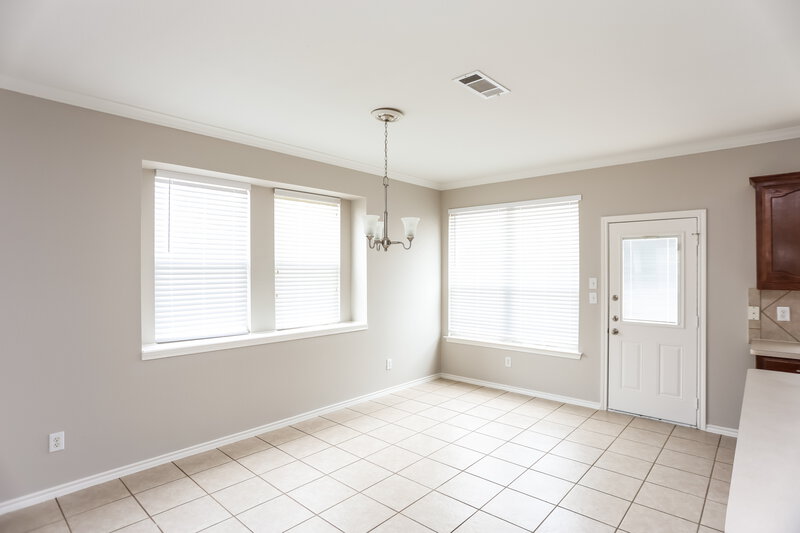2,285/Mo, 4520 Chesapeake Bay Dr Fort Worth, TX 76123 Dining Room View 2