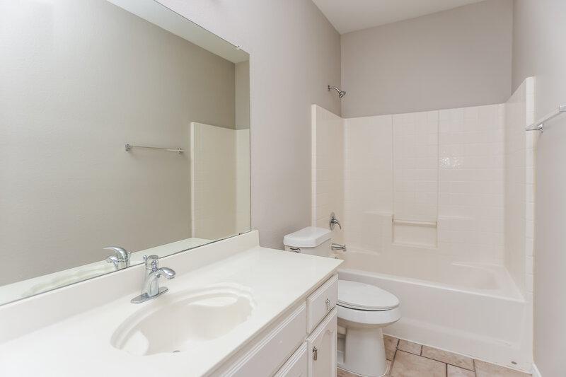2,285/Mo, 4520 Chesapeake Bay Dr Fort Worth, TX 76123 Bathroom View