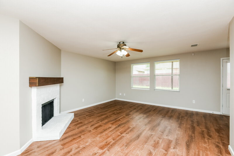 2,960/Mo, 5189 Gold Basin Rd Fort Worth, TX 76179 Living Room View 2