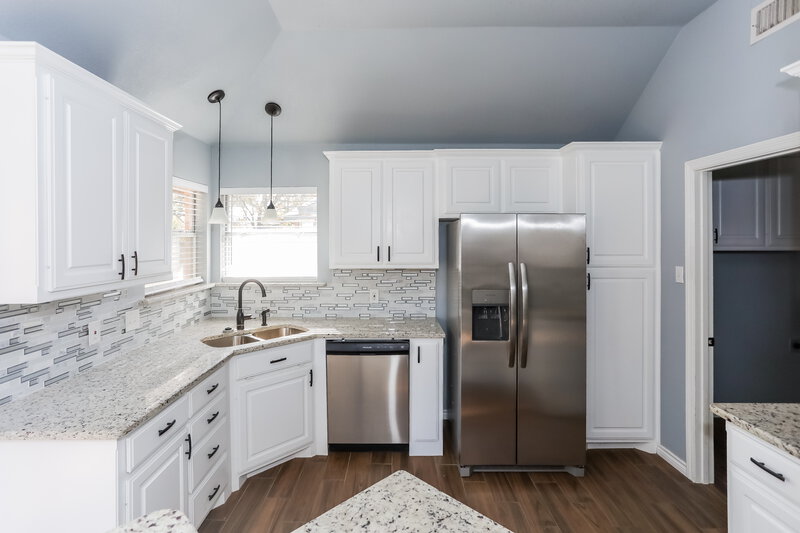 2,275/Mo, 809 Irene St Burleson, TX 76028 Kitchen View