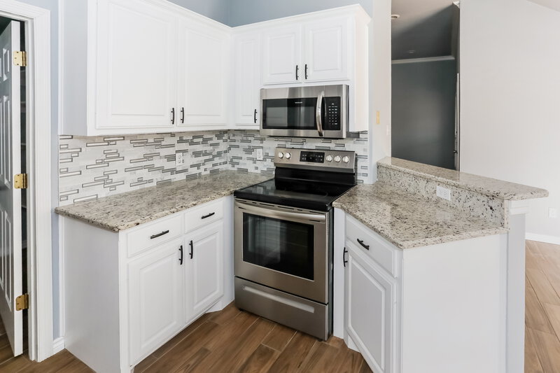 2,275/Mo, 809 Irene St Burleson, TX 76028 Kitchen View 3