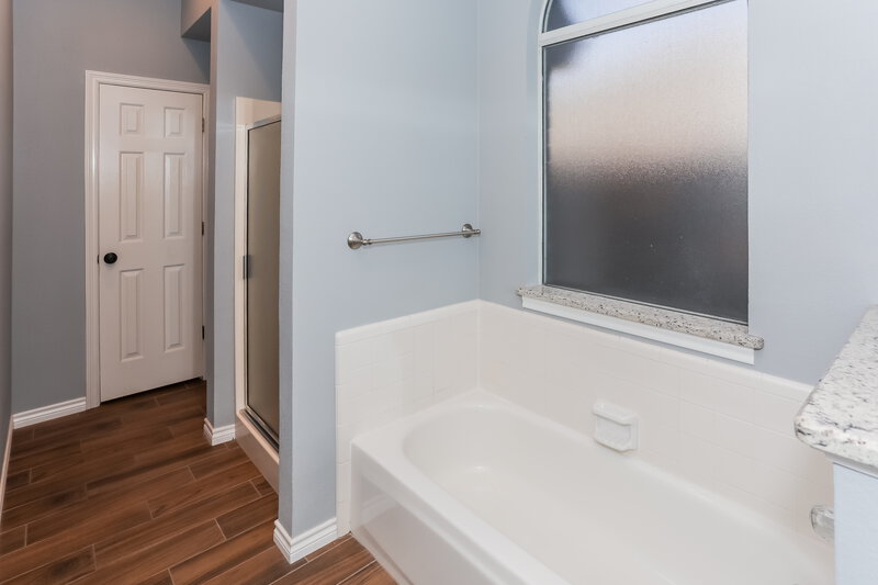 2,275/Mo, 809 Irene St Burleson, TX 76028 Main Bathroom View 2