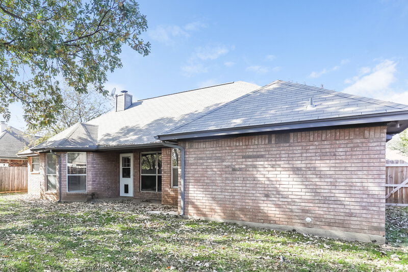 2,275/Mo, 809 Irene St Burleson, TX 76028 Rear View