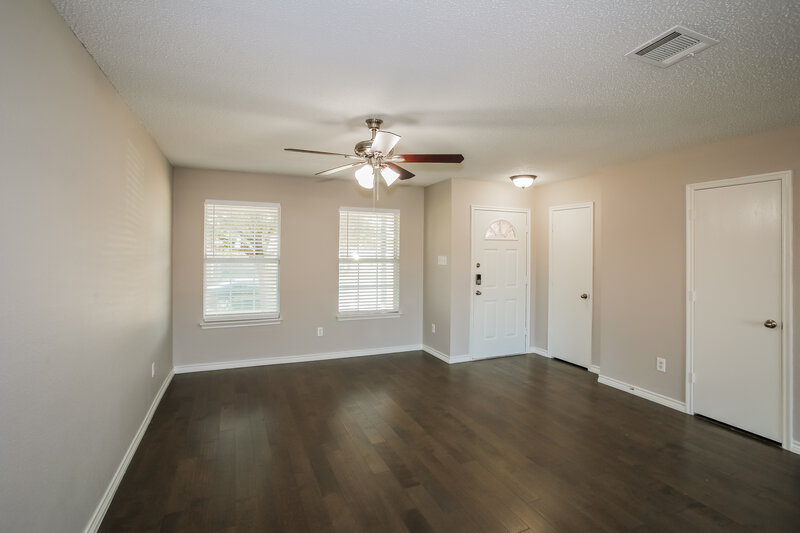 1,855/Mo, 307 Saddlebrook Dr Krum, TX 76249 Family Room View